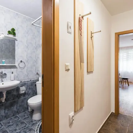 Apartment Comfort & Vibes