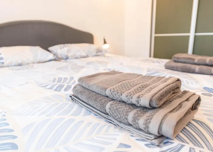 Comfort & Vibes Апартаменты *